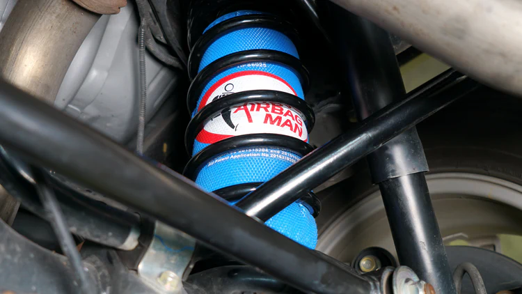 Airbag Man load-assist airbag fitted to a 4WD suspension in Albany WA